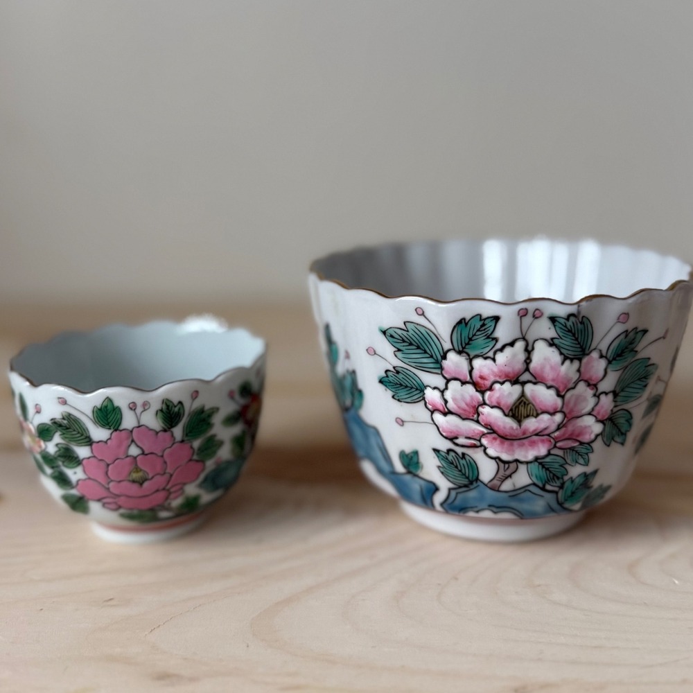 Vtg Kutani Porcelain Bowl saki cup Hand-Painted Floral, Gilt Rim, Artist Signed